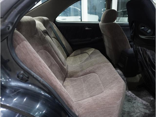 ローレル RB26ターボ 5速公認 フルタービン ウエストゲート ラジエーター オイルクーラー LSD 4ポットブレーキ 追加メーター バケットシート 全塗装(10枚目)