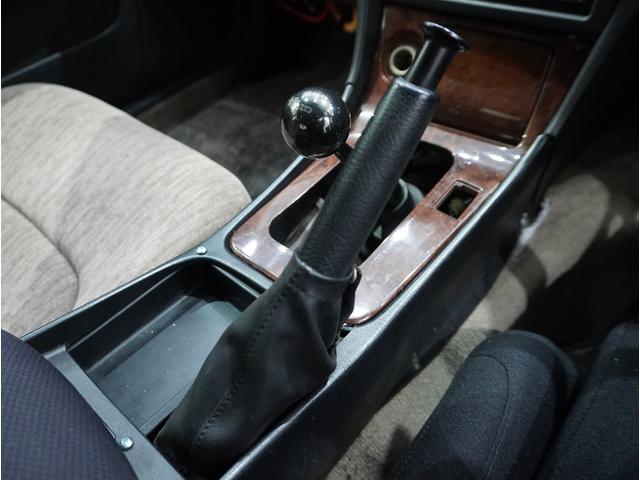 ローレル RB26ターボ 5速公認 フルタービン ウエストゲート ラジエーター オイルクーラー LSD 4ポットブレーキ 追加メーター バケットシート 全塗装(33枚目)