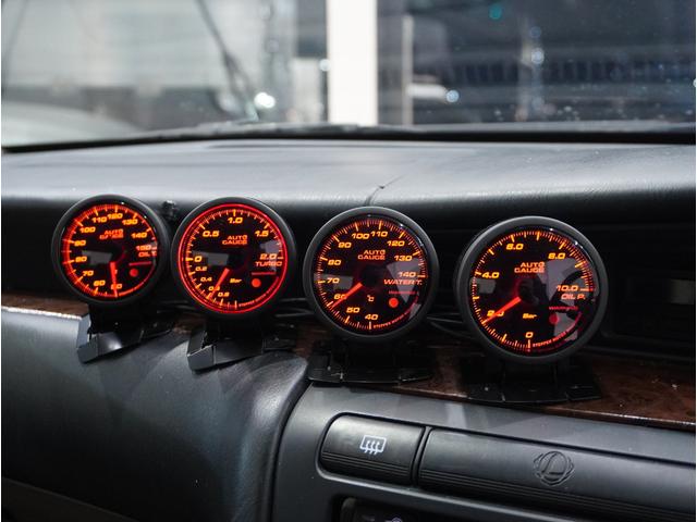 ローレル RB26ターボ 5速公認 フルタービン ウエストゲート ラジエーター オイルクーラー LSD 4ポットブレーキ 追加メーター バケットシート 全塗装(36枚目)