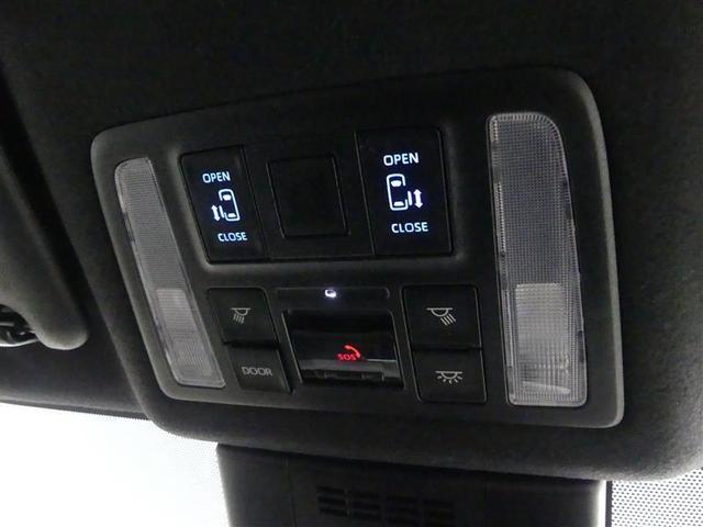 両側電動スライドドアのスイッチ付です。車内からもスイッチひとつで楽にドアの開閉が可能です。電動なので開閉時に力を使う必要がなく、半ドアになることもありません！