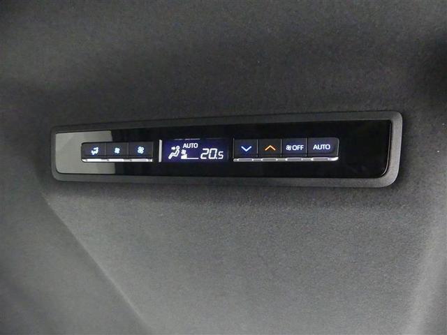 後部座席の方にも快適空間を実感いただけます。とても便利です♪