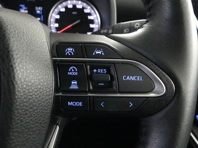 ステアリングスイッチ付き。前方から目を離すことなく操作することが可能です。