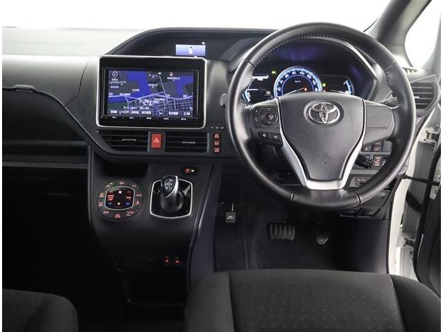 ノア ハイブリッドＧ　フルセグ　メモリーナビ　ＤＶＤ再生　後席モニター　バックカメラ　衝突被害軽減システム　ＥＴＣ　ドラレコ　両側電動スライド　ＬＥＤヘッドランプ　乗車定員７人　３列シート　ワンオーナー　サポカー（4枚目）