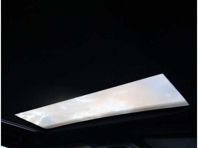 カローラクロス ハイブリッド　Ｚ　サンルーフ　フルセグ　メモリーナビ　バックカメラ　衝突被害軽減システム　ＥＴＣ　ＬＥＤヘッドランプ　ワンオーナー　トヨタ認定中古車　サポカー（21枚目）