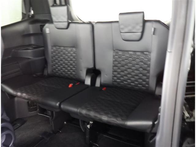 �R��ڃV�[�g���Ђ�т�Ƃ����X�y�[�X���m�ۂ��Ă��܂��B��l���ł̂��o�������΂�����ł��I