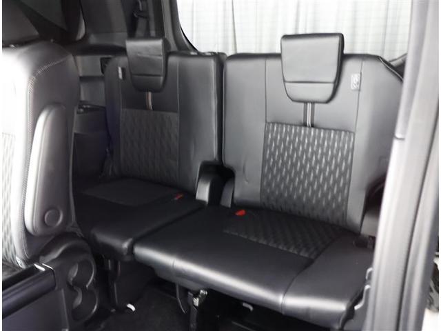 �R��ڃV�[�g���Ђ�т�Ƃ����X�y�[�X���m�ۂ��Ă��܂��B��l���ł̂��o�������΂�����ł��I