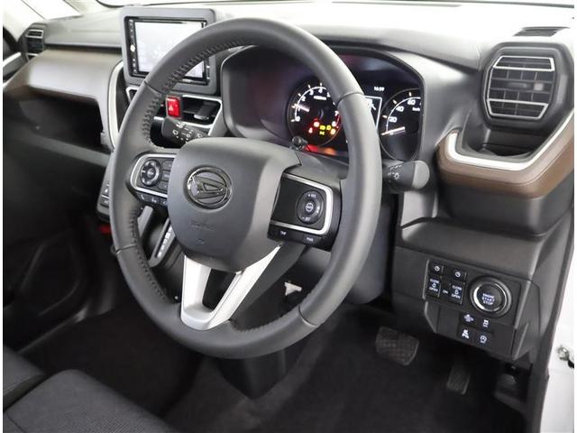 ���F���̂悢�C���p�l����ł��I����X�C�b�`��J�b�v�z���_�[���g���₷���ʒu�ɔz�u����Ă��܂���