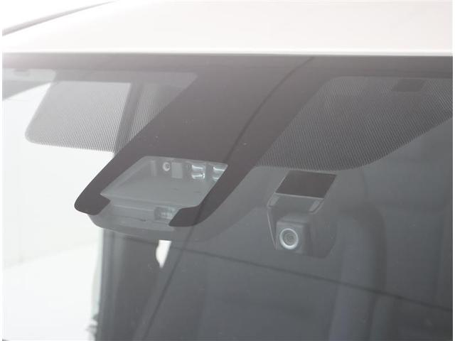 シエンタ ハイブリッドＧ　フルセグ　メモリーナビ　ＤＶＤ再生　バックカメラ　衝突被害軽減システム　ＥＴＣ　ドラレコ　両側電動スライド　ＬＥＤヘッドランプ　乗車定員７人　３列シート（9枚目）