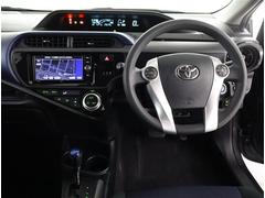 ���촶�Τ����������줿�ǥ�����Υ���ѥ͡����ѥͥ��ɥ饤�С����濴�Ȥ������֤Ǥ��� 4