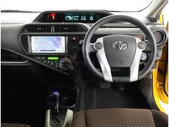 ���촶�Τ����������줿�ǥ�����Υ���ѥ͡����ѥͥ��ɥ饤�С����濴�Ȥ������֤Ǥ��� 4