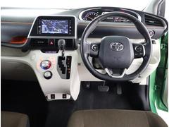 ���촶�Τ����������줿�ǥ�����Υ���ѥ͡����ѥͥ��ɥ饤�С����濴�Ȥ������֤Ǥ��� 4