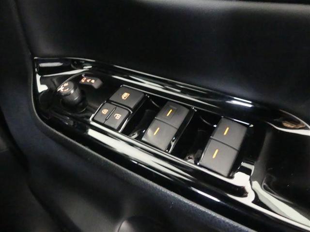 ノア ハイブリッドＧ　フルセグ　メモリーナビ　ＤＶＤ再生　後席モニター　バックカメラ　衝突被害軽減システム　ＥＴＣ　電動スライドドア　ＬＥＤヘッドランプ　乗車定員７人　３列シート　ワンオーナー（24枚目）