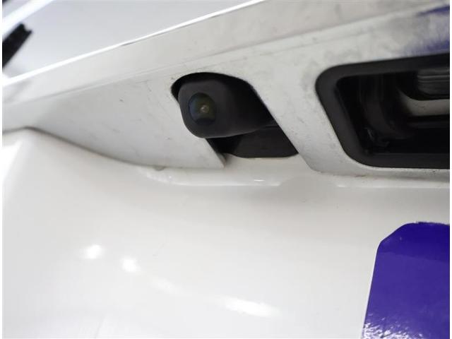 ヴォクシー Ｘ　Ｃパッケージ　ワンセグ　メモリーナビ　バックカメラ　ＥＴＣ　ウオークスルー　乗車定員８人　３列シート　ワンオーナー（9枚目）