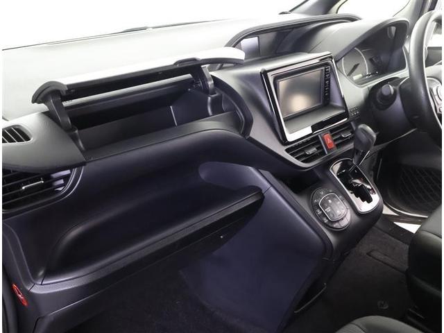 ヴォクシー Ｘ　Ｃパッケージ　ワンセグ　メモリーナビ　バックカメラ　ＥＴＣ　ウオークスルー　乗車定員８人　３列シート　ワンオーナー（15枚目）