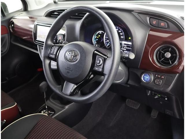 ヴィッツ ハイブリッド　ジュエラ　フルセグ　メモリーナビ　ＤＶＤ再生　バックカメラ　衝突被害軽減システム　ＥＴＣ　ドラレコ　ＬＥＤヘッドランプ　ワンオーナー（14枚目）