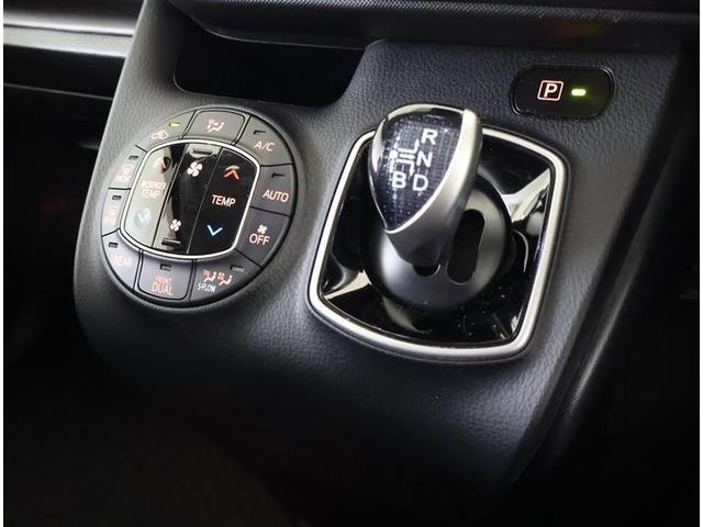 ノア ハイブリッドＸ　フルセグ　メモリーナビ　ＤＶＤ再生　後席モニター　バックカメラ　衝突被害軽減システム　ＥＴＣ　両側電動スライド　ＬＥＤヘッドランプ　乗車定員７人　３列シート　ワンオーナー（23枚目）