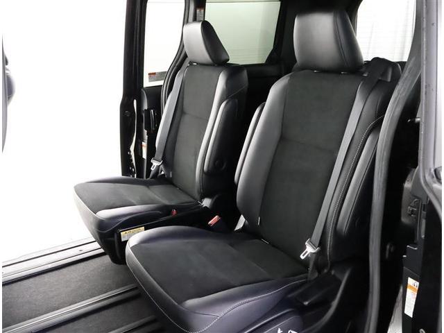 ノア ハイブリッドSi ダブルバイビー フルセグ メモリーナビ DVD再生 後席モニター バックカメラ 衝突被害軽減システム ETC ドラレコ 両側電動スライド LEDヘッドランプ 乗車定員7人 3列シート ワンオーナー フルエアロ(12枚目)