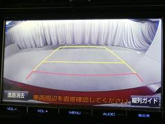 バックガイドモニターで、後方を確認しながら安心して駐車することができます。運転初心者も熟練者も必須の機能ですよ！ 7