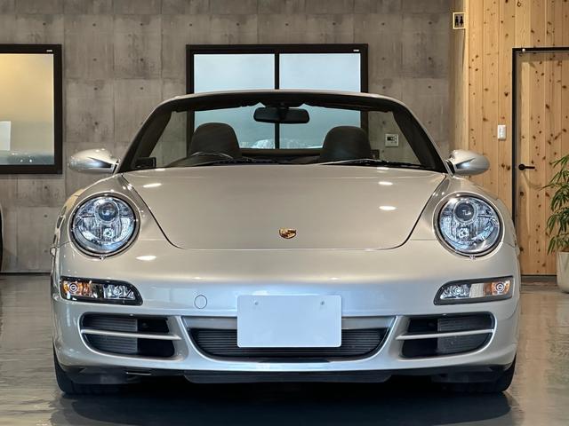 ９１１ ９１１カレラ４Ｓ　カブリオレ　ユーザー買取車　スポーツクロノＰＫＧ　ブラウンレザー　レッドキャリパー　ブラウン幌　ナビ・ＴＶ　バックカメラ　ＥＴＣ（14枚目）