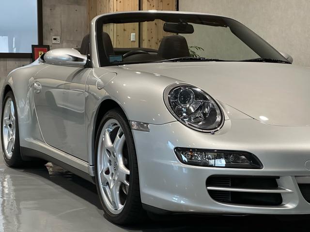 ９１１ ９１１カレラ４Ｓ　カブリオレ　ユーザー買取車　スポーツクロノＰＫＧ　ブラウンレザー　レッドキャリパー　ブラウン幌　ナビ・ＴＶ　バックカメラ　ＥＴＣ（23枚目）