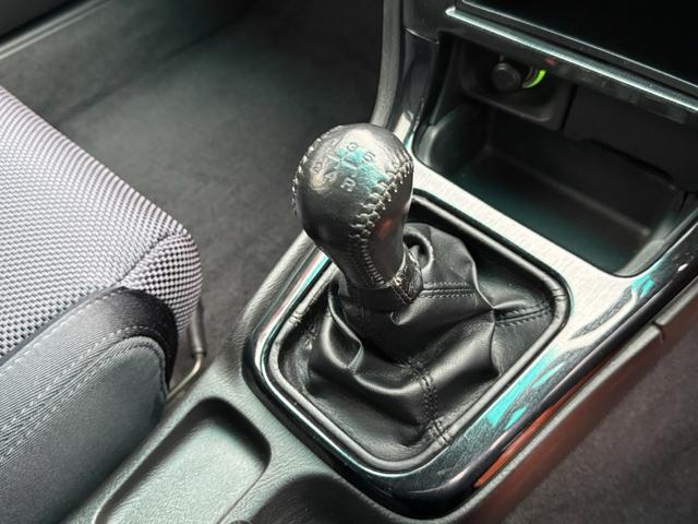 レガシィツーリングワゴン TSタイプR 5速マニュアル車/4WD/当店管理ユーザー買取車両/純正マッキントッシュオーディオCD/MDステレオ/パワーシート/キセノン/キーレス/ETC(16枚目)