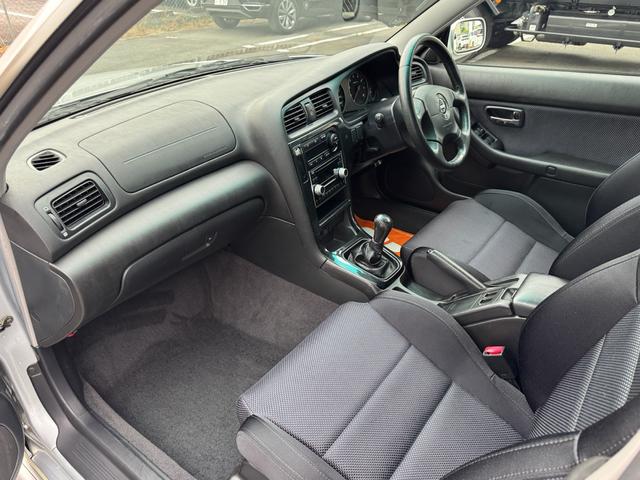 レガシィツーリングワゴン TSタイプR 5速マニュアル車/4WD/当店管理ユーザー買取車両/純正マッキントッシュオーディオCD/MDステレオ/パワーシート/キセノン/キーレス/ETC(18枚目)