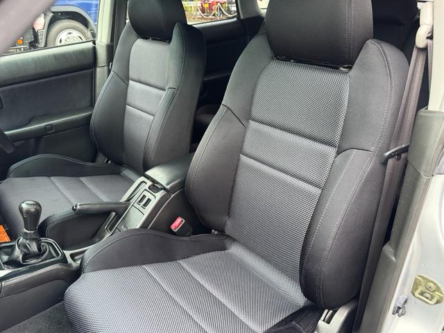 レガシィツーリングワゴン TSタイプR 5速マニュアル車/4WD/当店管理ユーザー買取車両/純正マッキントッシュオーディオCD/MDステレオ/パワーシート/キセノン/キーレス/ETC(20枚目)