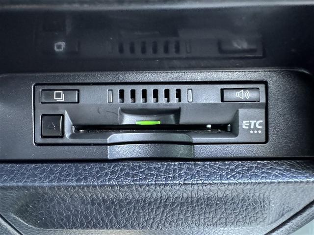 ヴォクシー ＺＳ　煌ＩＩ　フルセグ　メモリーナビ　ＤＶＤ再生　ミュージックプレイヤー接続可　後席モニター　バックカメラ　衝突被害軽減システム　ＥＴＣ　ドラレコ　両側電動スライド　ＬＥＤヘッドランプ　ウオークスルー　乗車定員７人（8枚目）