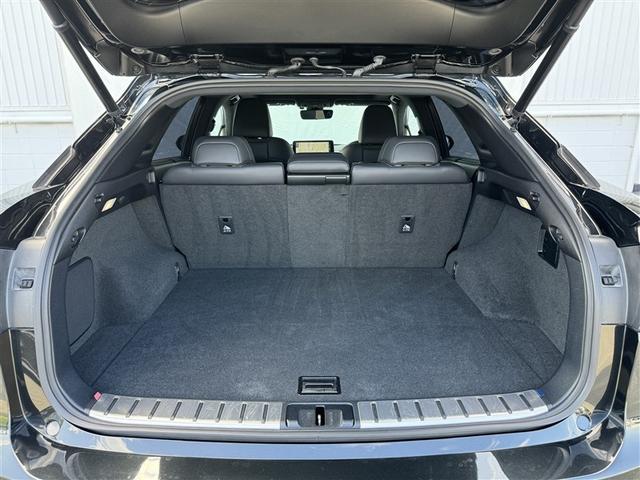 ＲＸ ＲＸ３００　Ｆスポーツ　革シート　サンルーフ　４ＷＤ　フルセグ　メモリーナビ　ＤＶＤ再生　ミュージックプレイヤー接続可　バックカメラ　衝突被害軽減システム　ＥＴＣ　ＬＥＤヘッドランプ　ワンオーナー　記録簿（4枚目）