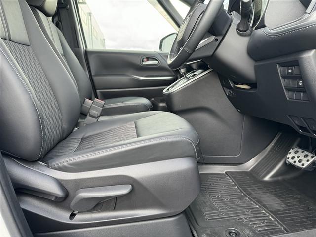 ノア S-Z 4WD フルセグ メモリーナビ DVD再生 ミュージックプレイヤー接続可 後席モニター バックカメラ 衝突被害軽減システム ETC 両側電動スライド LEDヘッドランプ 乗車定員7人 3列シート(26枚目)