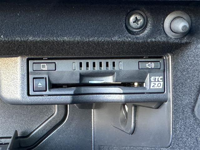 ＩＳ ＩＳ３００　ＦスポーツモードブラックＩＩＩ　サンルーフ　フルセグ　メモリーナビ　ＤＶＤ再生　ミュージックプレイヤー接続可　バックカメラ　衝突被害軽減システム　ＥＴＣ　ドラレコ　ＬＥＤヘッドランプ　ワンオーナー　記録簿　アイドリングストップ（8枚目）