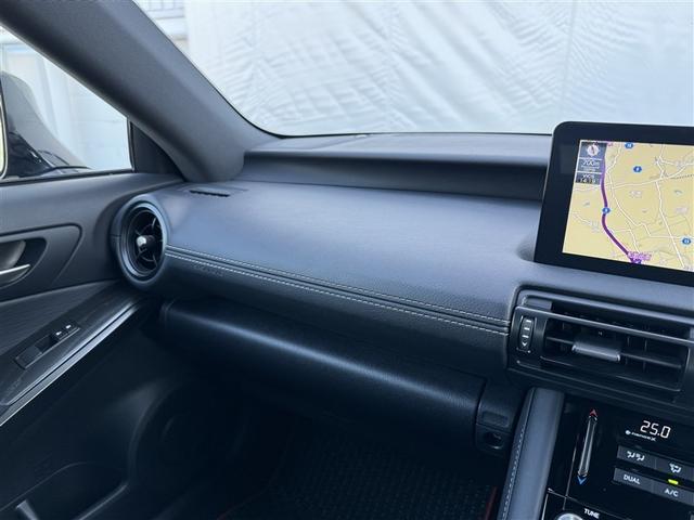 ＩＳ ＩＳ３００　ＦスポーツモードブラックＩＩＩ　サンルーフ　フルセグ　メモリーナビ　ＤＶＤ再生　ミュージックプレイヤー接続可　バックカメラ　衝突被害軽減システム　ＥＴＣ　ドラレコ　ＬＥＤヘッドランプ　ワンオーナー　記録簿　アイドリングストップ（22枚目）