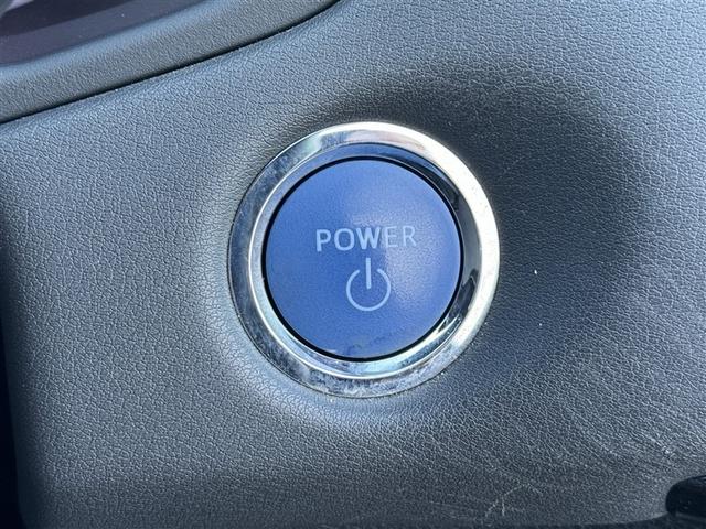 クラウンハイブリッド ＲＳ　フルセグ　メモリーナビ　ＤＶＤ再生　ミュージックプレイヤー接続可　バックカメラ　衝突被害軽減システム　ＥＴＣ　ＬＥＤヘッドランプ　ワンオーナー（13枚目）