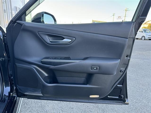 クラウンハイブリッド ＲＳ　フルセグ　メモリーナビ　ＤＶＤ再生　ミュージックプレイヤー接続可　バックカメラ　衝突被害軽減システム　ＥＴＣ　ＬＥＤヘッドランプ　ワンオーナー（30枚目）