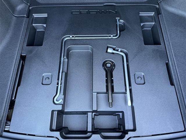 クラウンハイブリッド ＲＳ　フルセグ　メモリーナビ　ＤＶＤ再生　ミュージックプレイヤー接続可　バックカメラ　衝突被害軽減システム　ＥＴＣ　ＬＥＤヘッドランプ　ワンオーナー（31枚目）