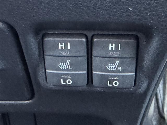 エスクァイア ハイブリッドＧｉ　バックカメラ　衝突被害軽減システム　ＥＴＣ　両側電動スライド　ＬＥＤヘッドランプ　乗車定員７人　３列シート　ワンオーナー　フルエアロ　記録簿（11枚目）