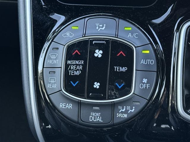 エスクァイア ハイブリッドＧｉ　バックカメラ　衝突被害軽減システム　ＥＴＣ　両側電動スライド　ＬＥＤヘッドランプ　乗車定員７人　３列シート　ワンオーナー　フルエアロ　記録簿（13枚目）