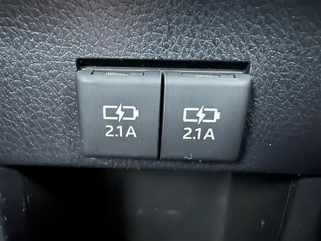 エスクァイア ハイブリッドＧｉ　バックカメラ　衝突被害軽減システム　ＥＴＣ　両側電動スライド　ＬＥＤヘッドランプ　乗車定員７人　３列シート　ワンオーナー　フルエアロ　記録簿（15枚目）