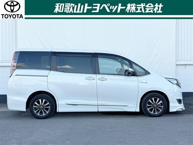 エスクァイア ハイブリッドＧｉ　バックカメラ　衝突被害軽減システム　ＥＴＣ　両側電動スライド　ＬＥＤヘッドランプ　乗車定員７人　３列シート　ワンオーナー　フルエアロ　記録簿（39枚目）