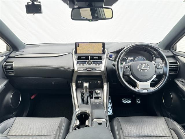 ＮＸ ＮＸ３００ｈ　Ｆスポーツ　革シート　フルセグ　メモリーナビ　ＤＶＤ再生　ミュージックプレイヤー接続可　バックカメラ　衝突被害軽減システム　ＥＴＣ　ドラレコ　ＬＥＤヘッドランプ　ワンオーナー（3枚目）