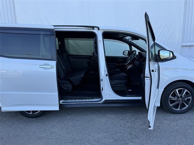 ヴォクシー ＺＳ　煌　フルセグ　メモリーナビ　ミュージックプレイヤー接続可　バックカメラ　衝突被害軽減システム　ＥＴＣ　ドラレコ　両側電動スライド　ＬＥＤヘッドランプ　ウオークスルー　乗車定員８人　３列シート（32枚目）