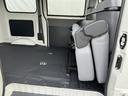 2列目シートを倒すことによってラゲージスペースが広がり、長い荷物も積みこむことができます!