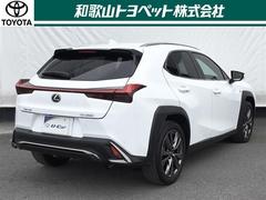 リフレッシュクリーニング「爽・快・車」施工！和歌ル山トヨペットの専門のスタッフが、独自の技術で一台一台丁寧に、内外装の清掃や除菌抗菌。下廻りやエンジンルームなど普段見えないところもキレイに仕上げます！ 3