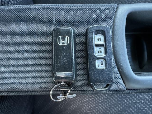 Ｎ－ＢＯＸカスタム Ｇ・Ｌパッケージ　ワンセグ　メモリーナビ　ＤＶＤ再生　バックカメラ　電動スライドドア　ＨＩＤヘッドライト　アイドリングストップ（10枚目）