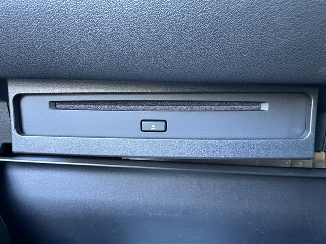 ヴォクシー ハイブリッドＳ－Ｚ　フルセグ　メモリーナビ　ＤＶＤ再生　ミュージックプレイヤー接続可　バックカメラ　衝突被害軽減システム　ＥＴＣ　両側電動スライド　ＬＥＤヘッドランプ　乗車定員７人　３列シート　ワンオーナー　記録簿（10枚目）