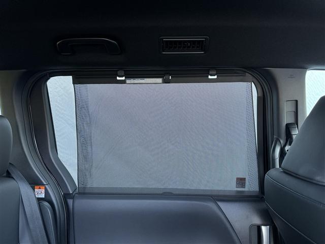 ヴォクシー ハイブリッドＳ－Ｚ　フルセグ　メモリーナビ　ＤＶＤ再生　ミュージックプレイヤー接続可　バックカメラ　衝突被害軽減システム　ＥＴＣ　両側電動スライド　ＬＥＤヘッドランプ　乗車定員７人　３列シート　ワンオーナー　記録簿（22枚目）