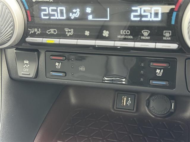 RAV4 G 4WD フルセグ メモリーナビ ミュージックプレイヤー接続可 バックカメラ 衝突被害軽減システム ETC LEDヘッドランプ ワンオーナー(12枚目)