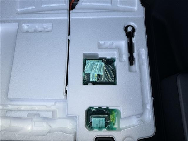 プリウス Ｚ　フルセグ　メモリーナビ　ミュージックプレイヤー接続可　バックカメラ　衝突被害軽減システム　ＥＴＣ　ドラレコ　ＬＥＤヘッドランプ　フルエアロ（31枚目）
