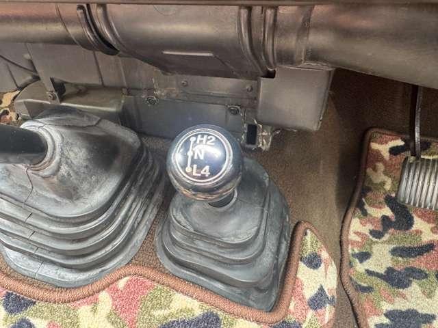 ランドクルーザー60 GX レザーシート/ストラーダナビ/Bluetooth(34枚目)