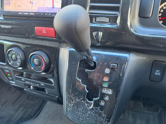 ハイエースバン ロングスーパーGL フロントプロテクター/4型フェイスグリルバンパー/LEDヘッドライト/LEDフォグ/TRDアルミホイール/社外LEDテール/オーバーフェンダー/ETC/AC100V/電格ミラー(26枚目)